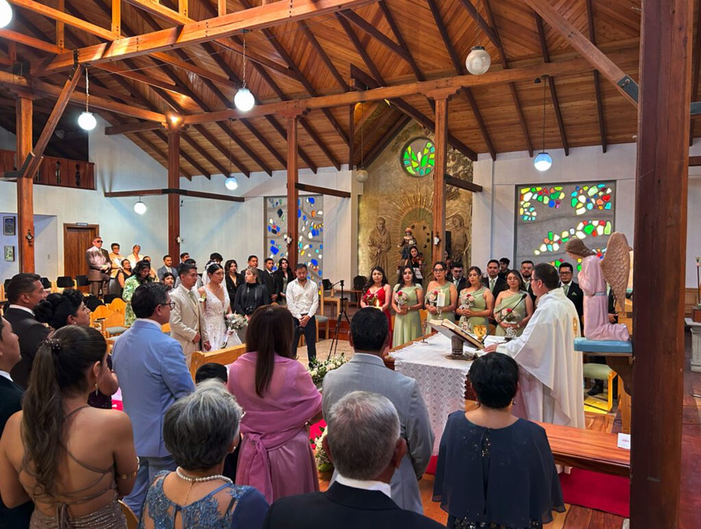 boda religiosa católica con violines en vivo