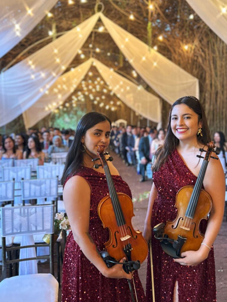 violinistas en ceremonia de bodas